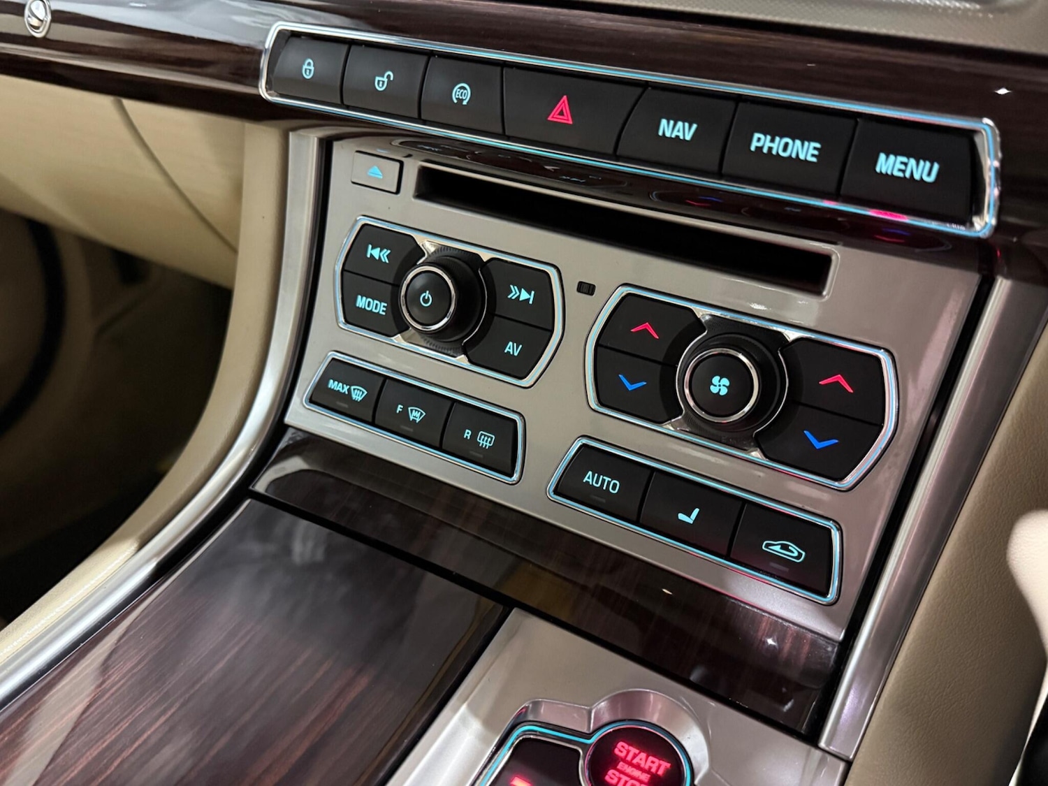 Used Jaguar XF 2015 for sale - 77586586: Photo 37