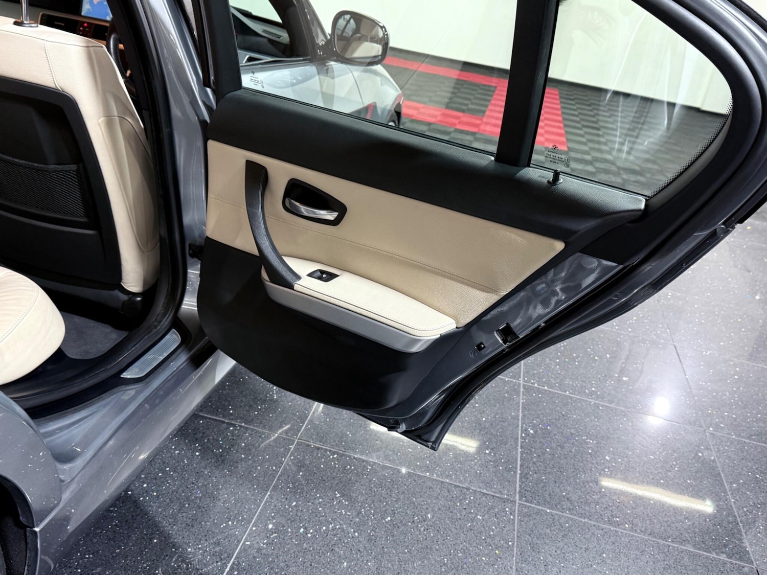 Used BMW 3 Series 2009 for sale - 77040477: Photo 48