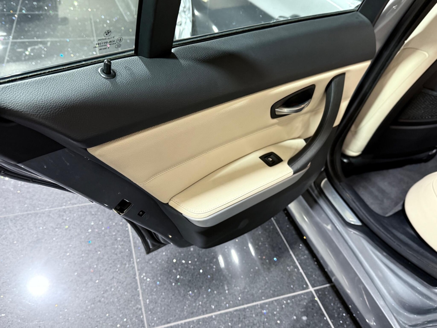 Used BMW 3 Series 2009 for sale - 77040477: Photo 50