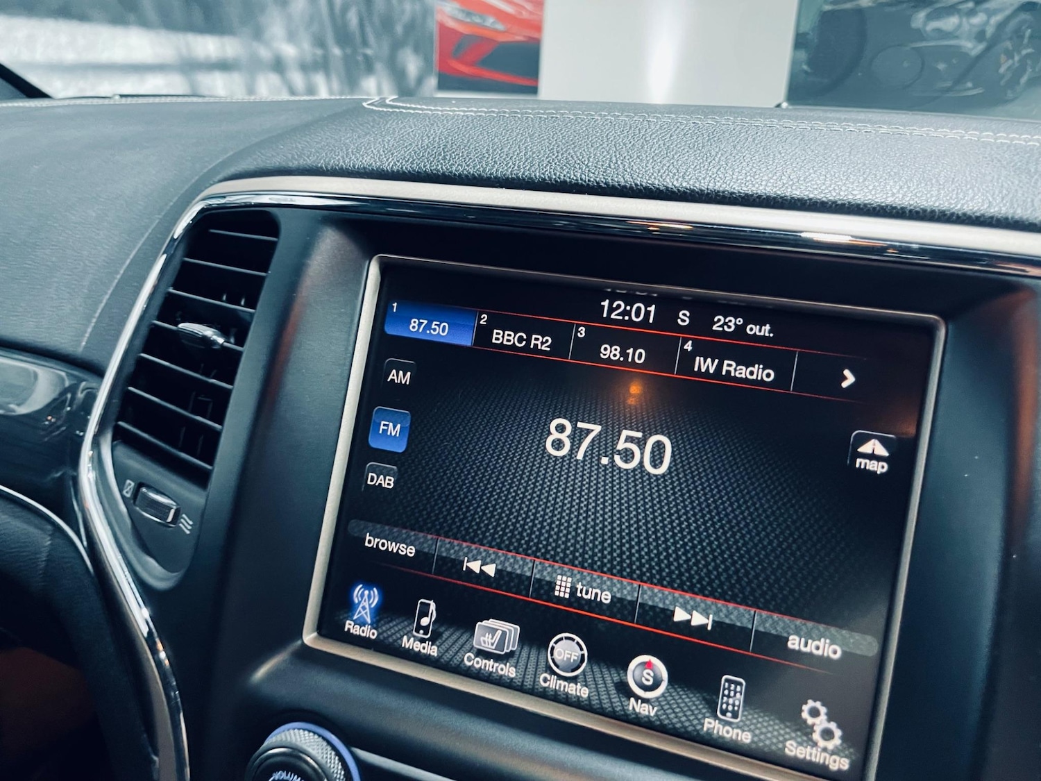 Used Jeep Grand Cherokee 2015 for sale - 76512631: Photo 40