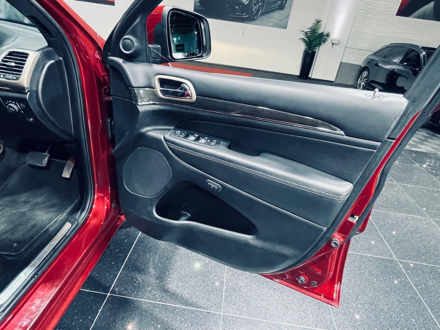 Used Jeep Grand Cherokee 2015 for sale - 76512631: Photo 56