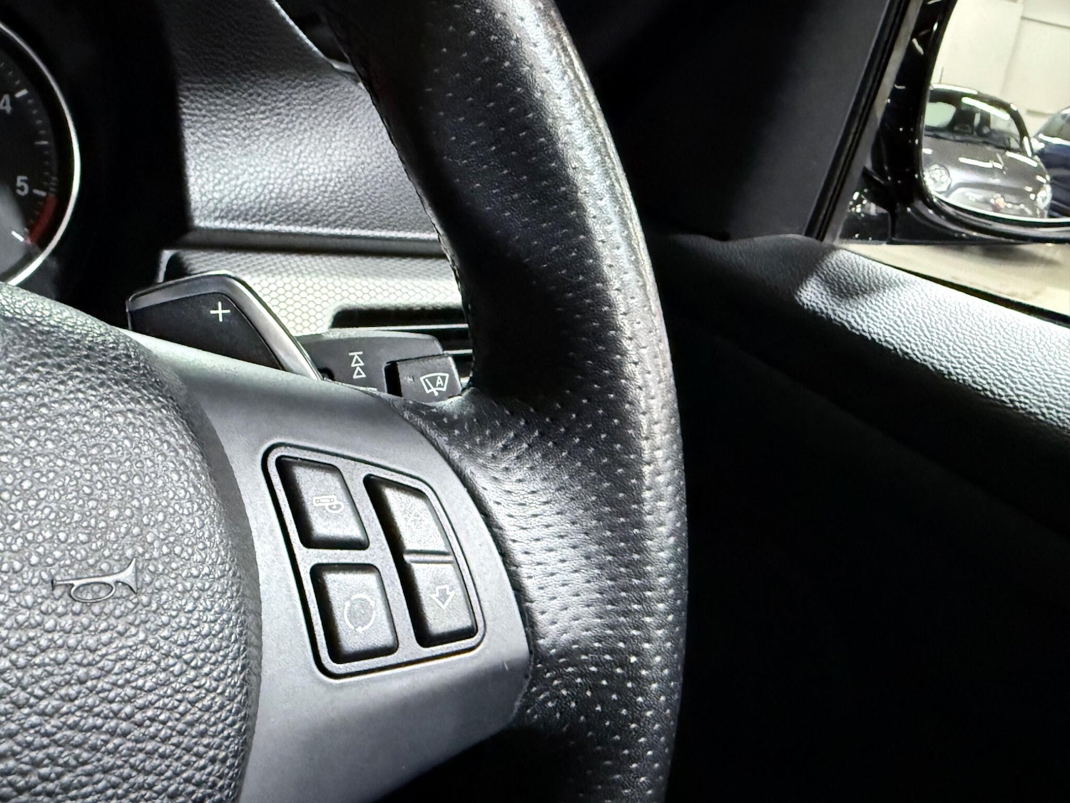 Used BMW 3 Series 2011 for sale - 77215917: Photo 24