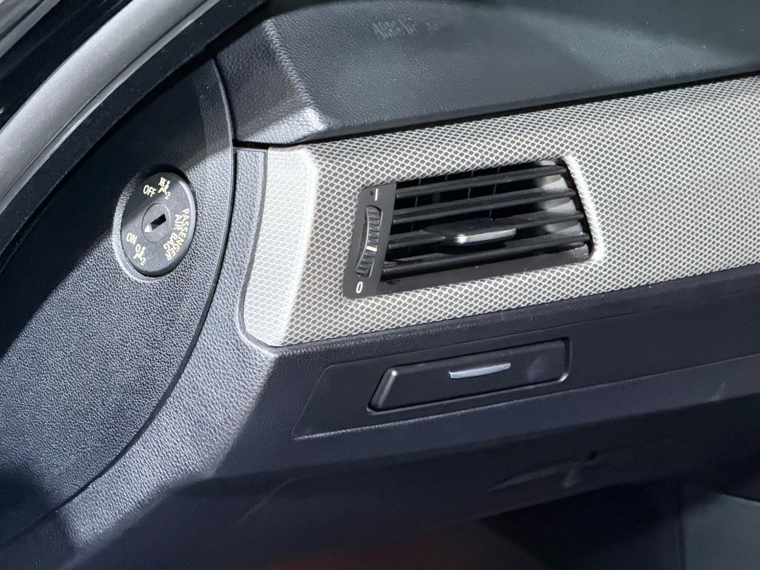 Used BMW 3 Series 2011 for sale - 77215917: Photo 28