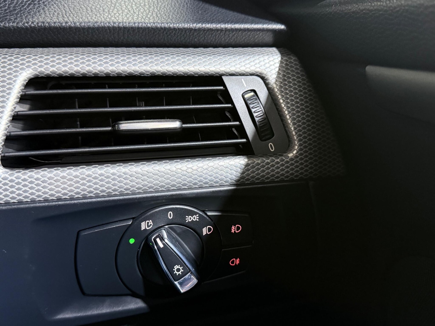 Used BMW 3 Series 2011 for sale - 77215917: Photo 31