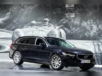 2017 (67) - 2.0 D5 PowerPulse Momentum 5dr AWD Geartronic