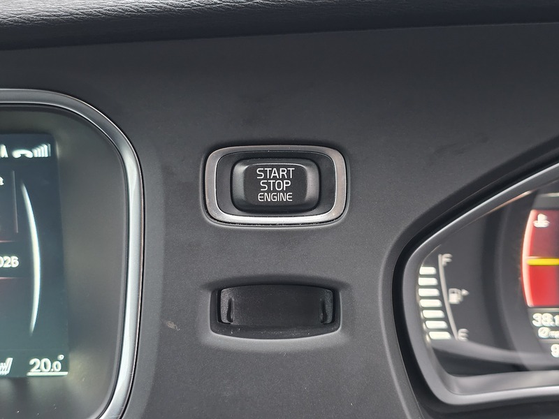 Used Volvo V40 2016 for sale - 77403393: Photo 39