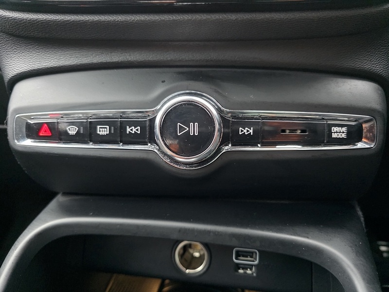 Used Volvo XC40 2018 for sale - 77123941: Photo 24