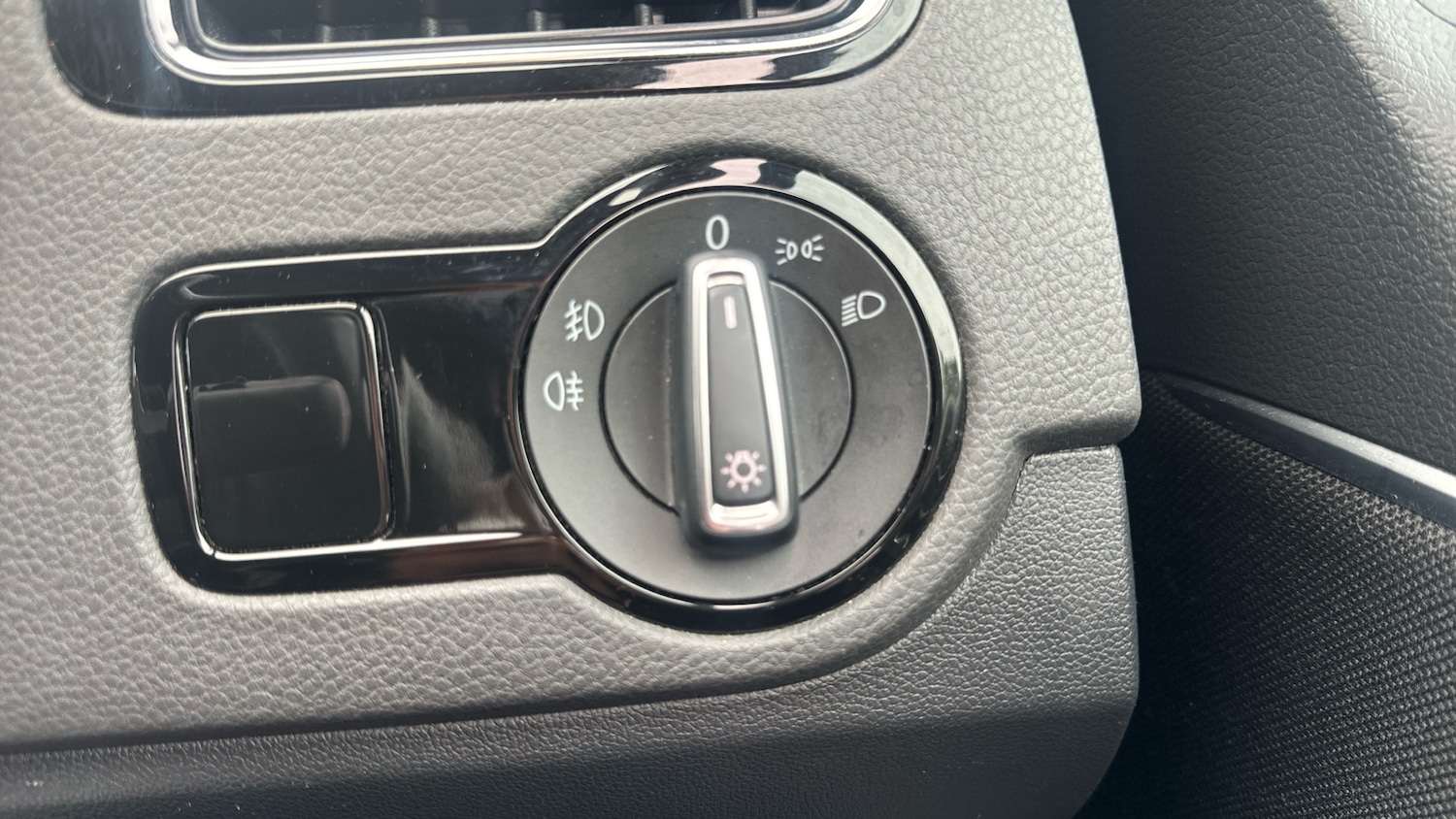 Used Volkswagen Polo 2017 for sale - 76738647: Photo 32