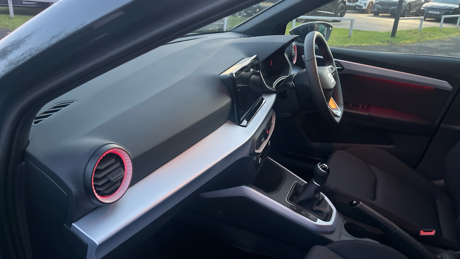 Used SEAT Arona 2025 for sale - 76835349: Photo 2