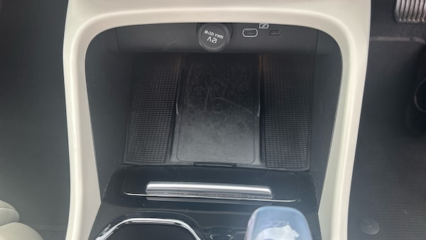 Used Volvo XC40 2023 for sale - 76231592: Photo 37