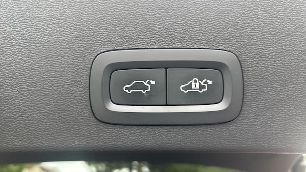 Used Volvo XC40 2023 for sale - 76231592: Photo 40