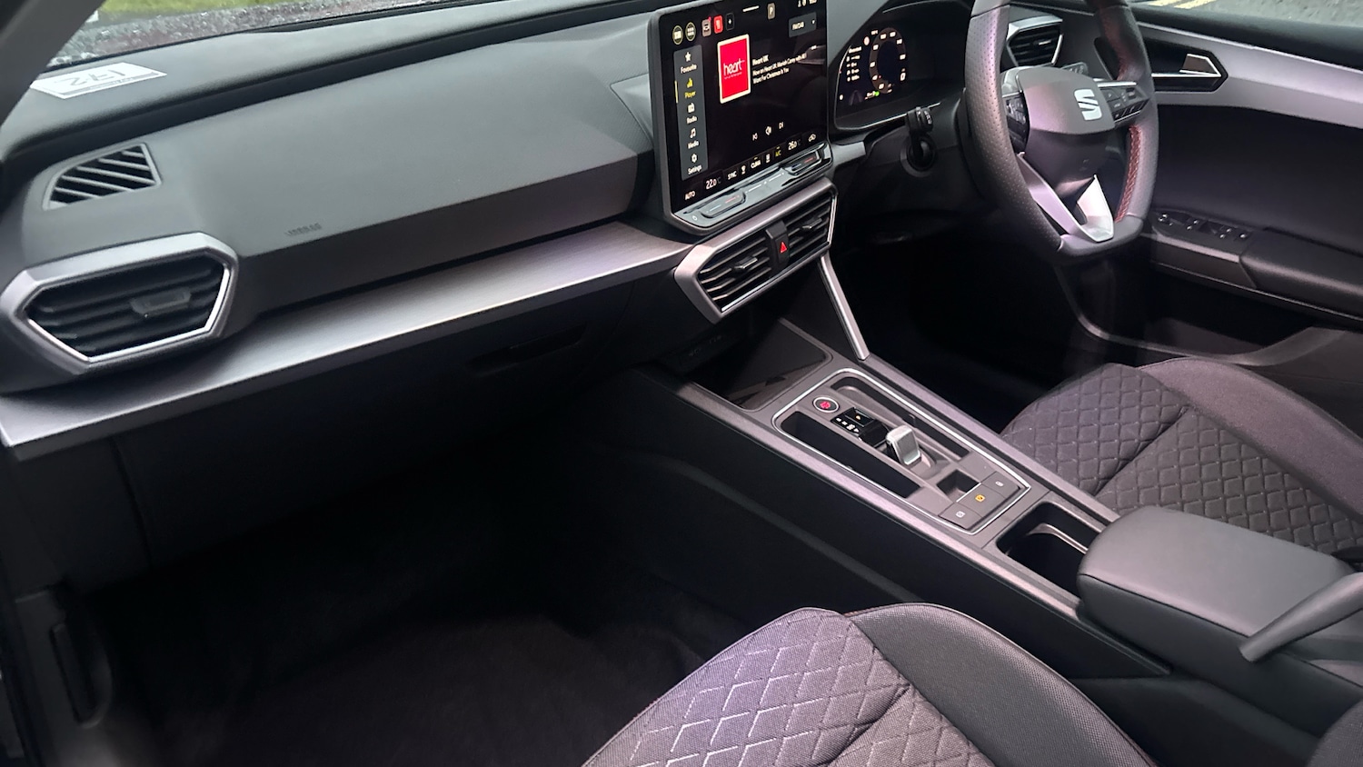 Used SEAT Leon 2025 for sale - 77541878: Photo 2