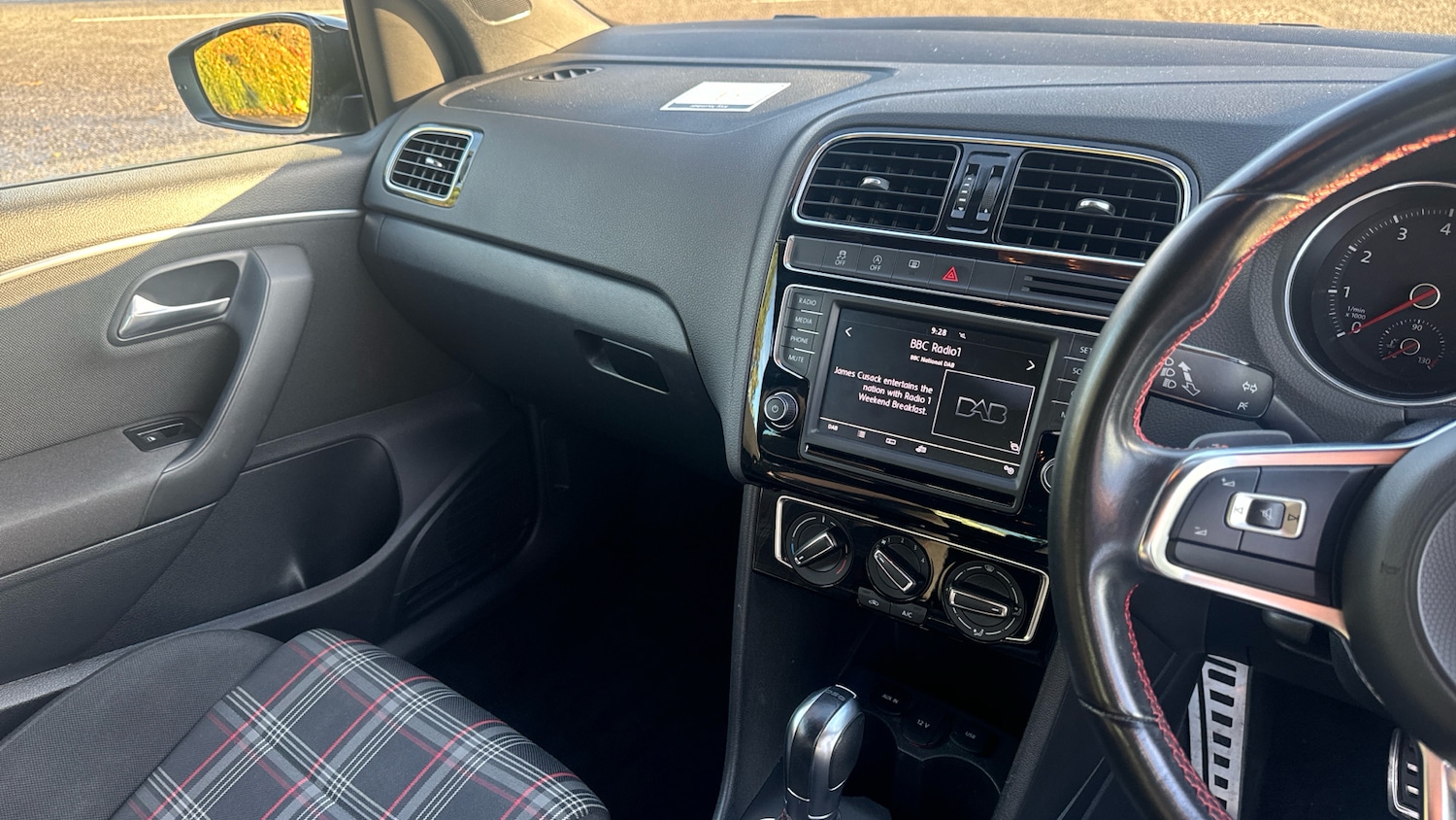 Used Volkswagen Polo 2017 for sale - 76414932: Photo 14