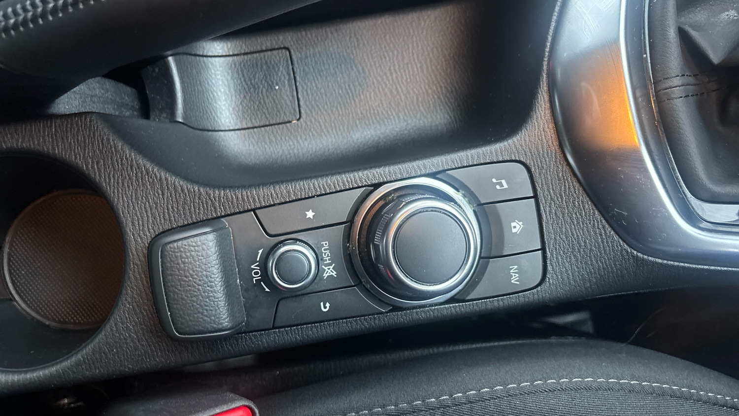 Used Mazda Mazda2 2018 for sale - 77871891: Photo 28