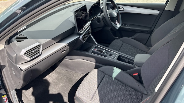 Used SEAT Leon 2025 for sale - 76324466: Photo 2