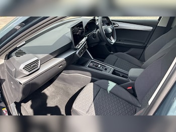 Used SEAT Leon 2025 for sale - 76324466: Photo 2