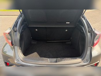 Used Toyota C-HR 2017 for sale - 78502353: Photo