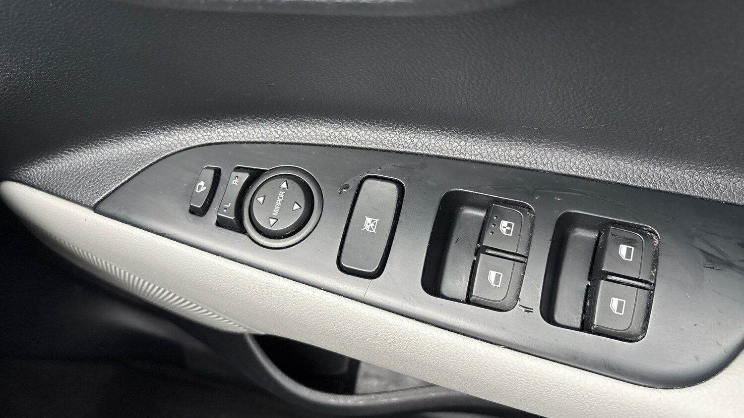 Used Kia Stonic 2020 for sale - 77567613: Photo 25