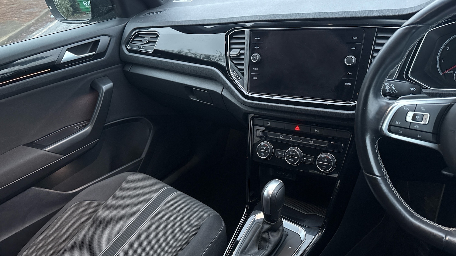 Used Volkswagen T-Roc 2021 for sale - 77085158: Photo 14