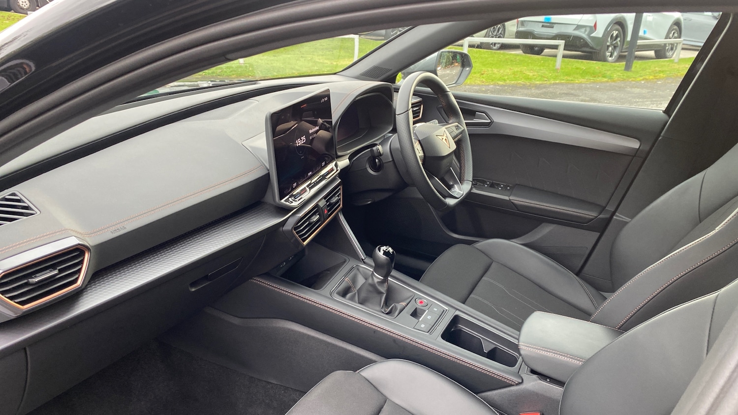 Used Cupra Leon 2025 for sale - 76490330: Photo 2