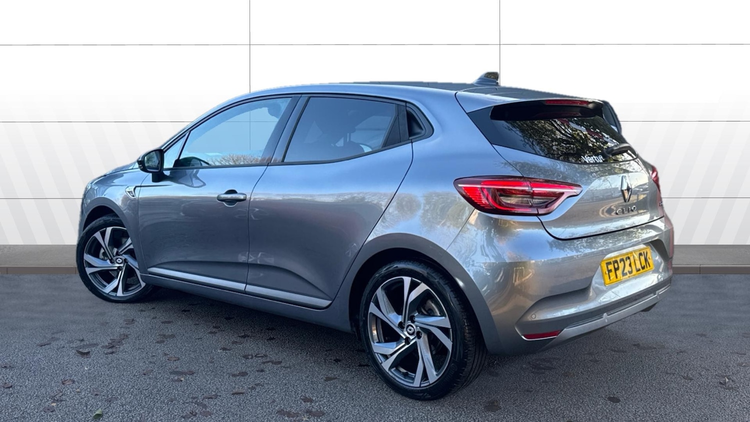 Used Renault Clio 2023 for sale - 76734334: Photo 2