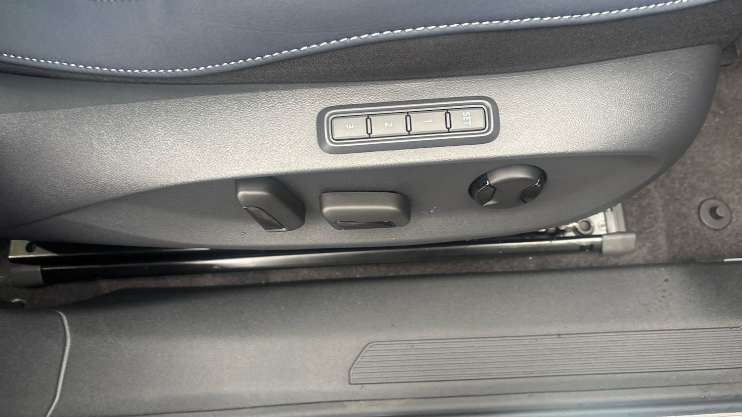 Used Cupra Tavascan 2025 for sale - 76580642: Photo 38