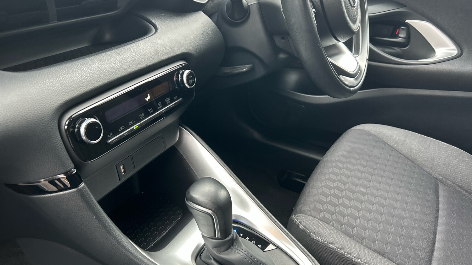 Used Toyota Yaris 2023 for sale - 76311279: Photo 13