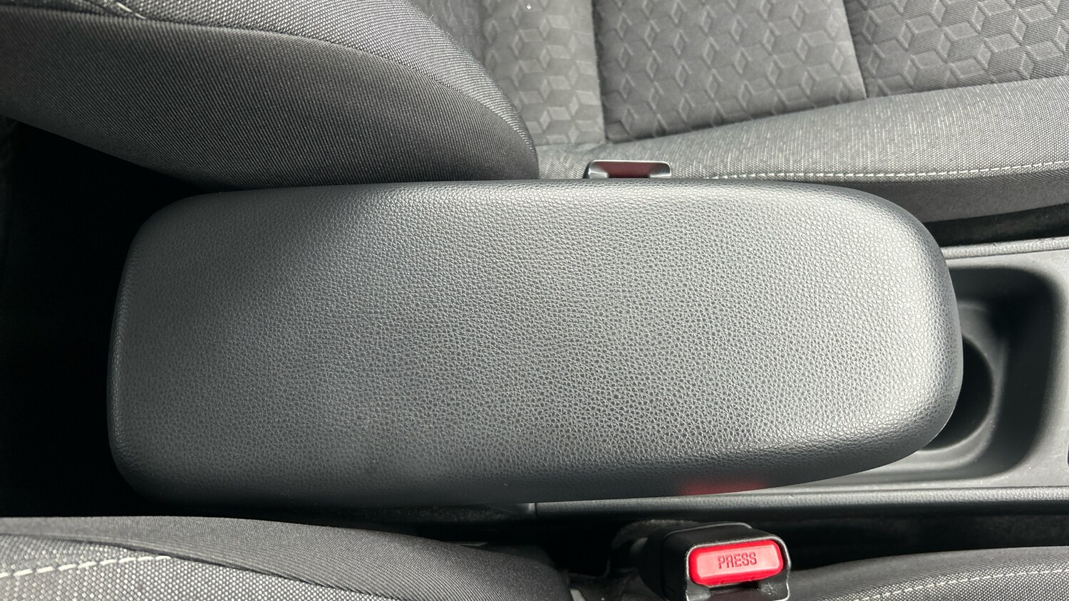 Used Toyota Yaris 2023 for sale - 76311279: Photo 22