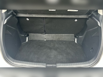 Used Toyota Yaris 2023 for sale - 76311279: Photo