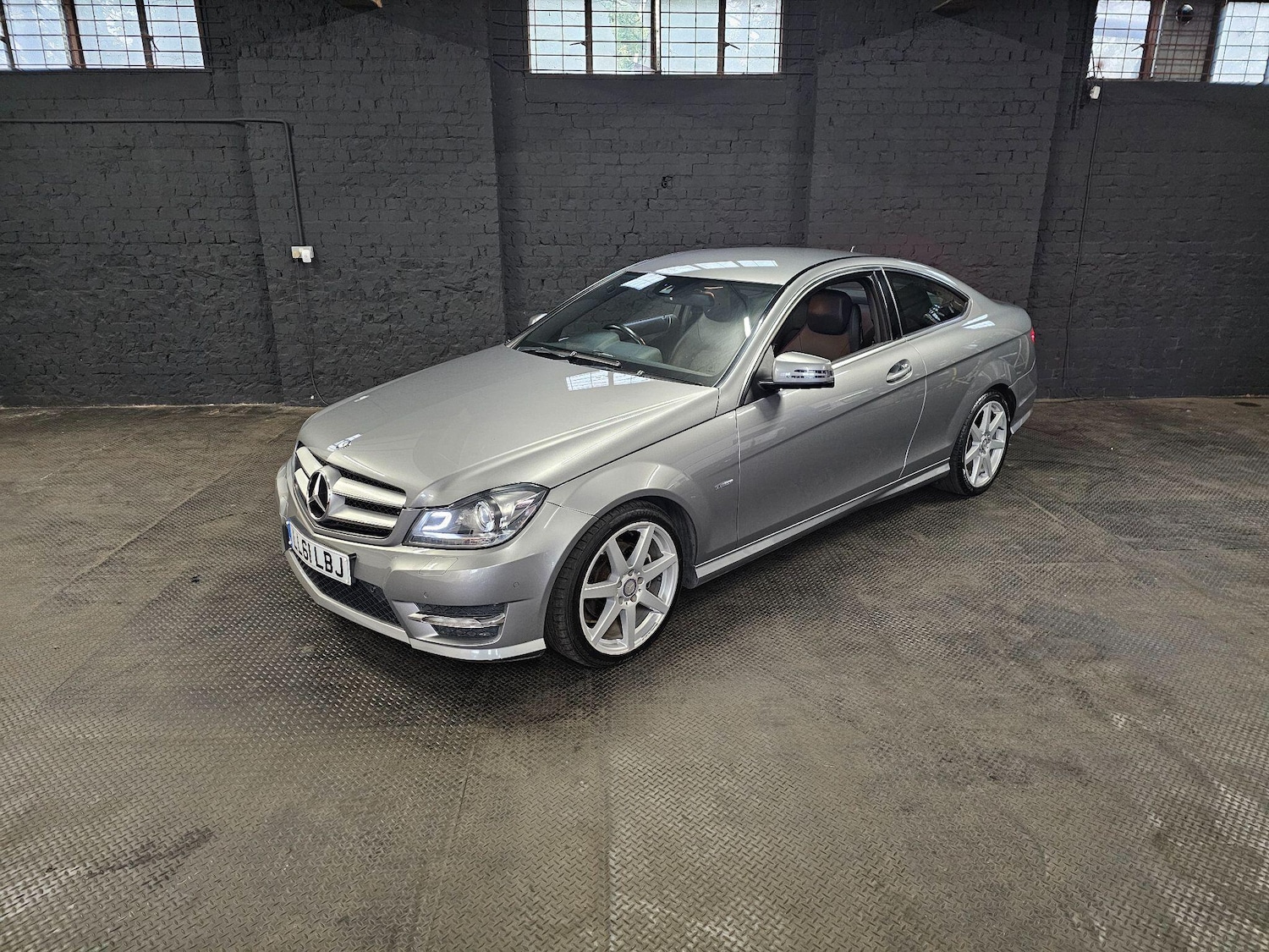 Used Mercedes-Benz C Class 2011 for sale - 76315013: Photo 1