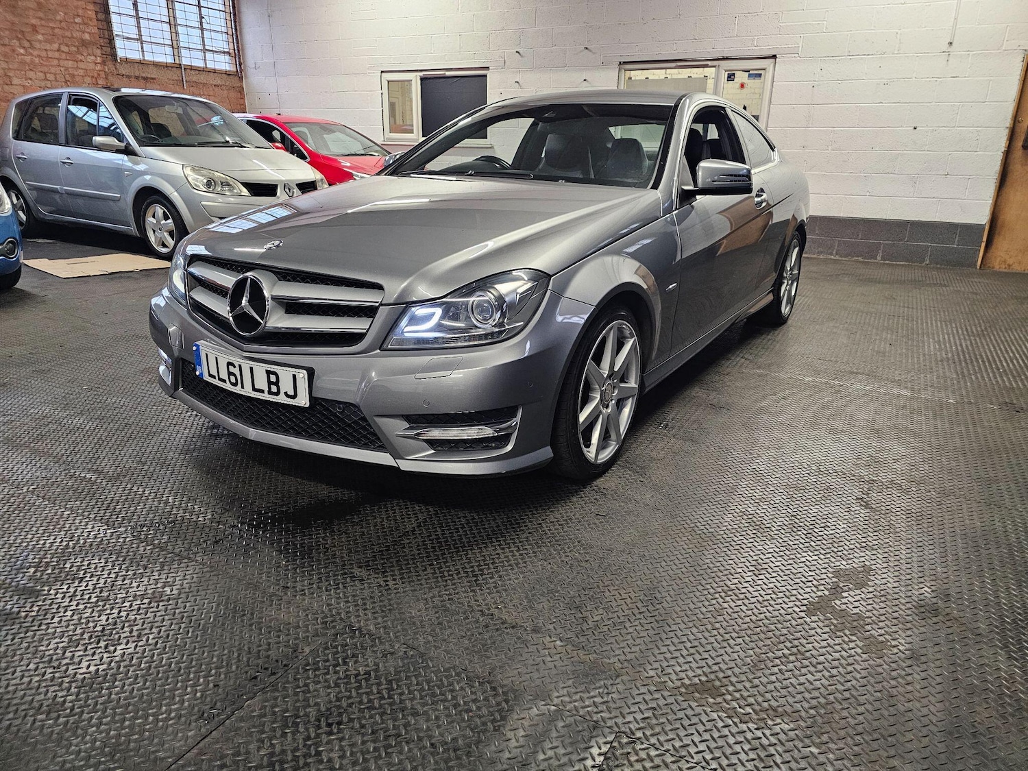 Used Mercedes-Benz C Class 2011 for sale - 76315013: Photo 11