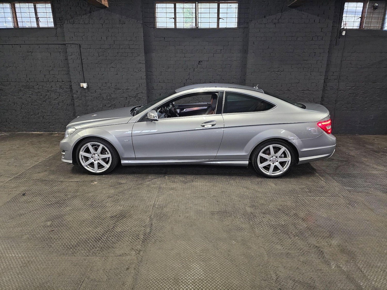 Used Mercedes-Benz C Class 2011 for sale - 76315013: Photo 3