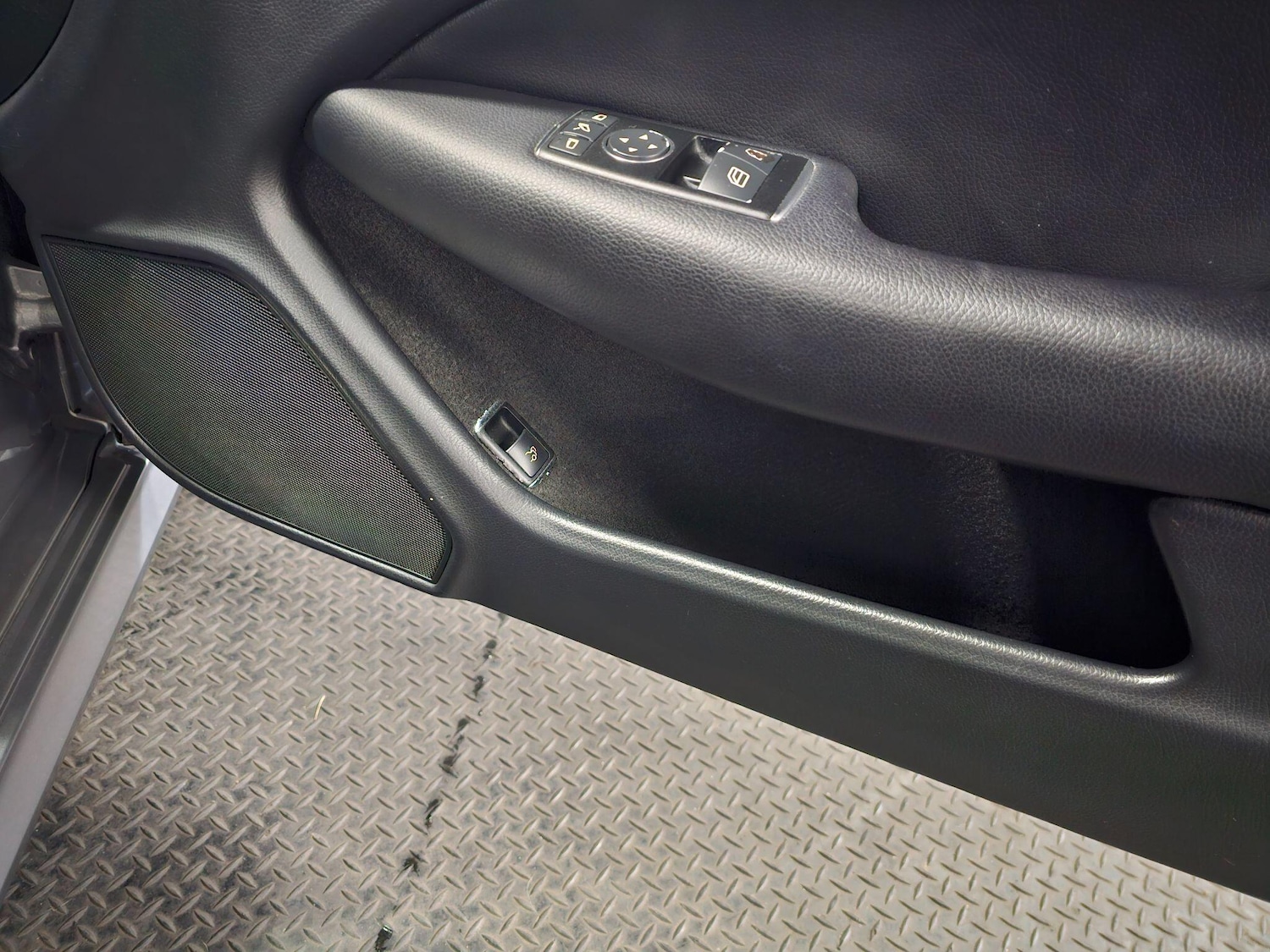 Used Mercedes-Benz C Class 2011 for sale - 76315013: Photo 32