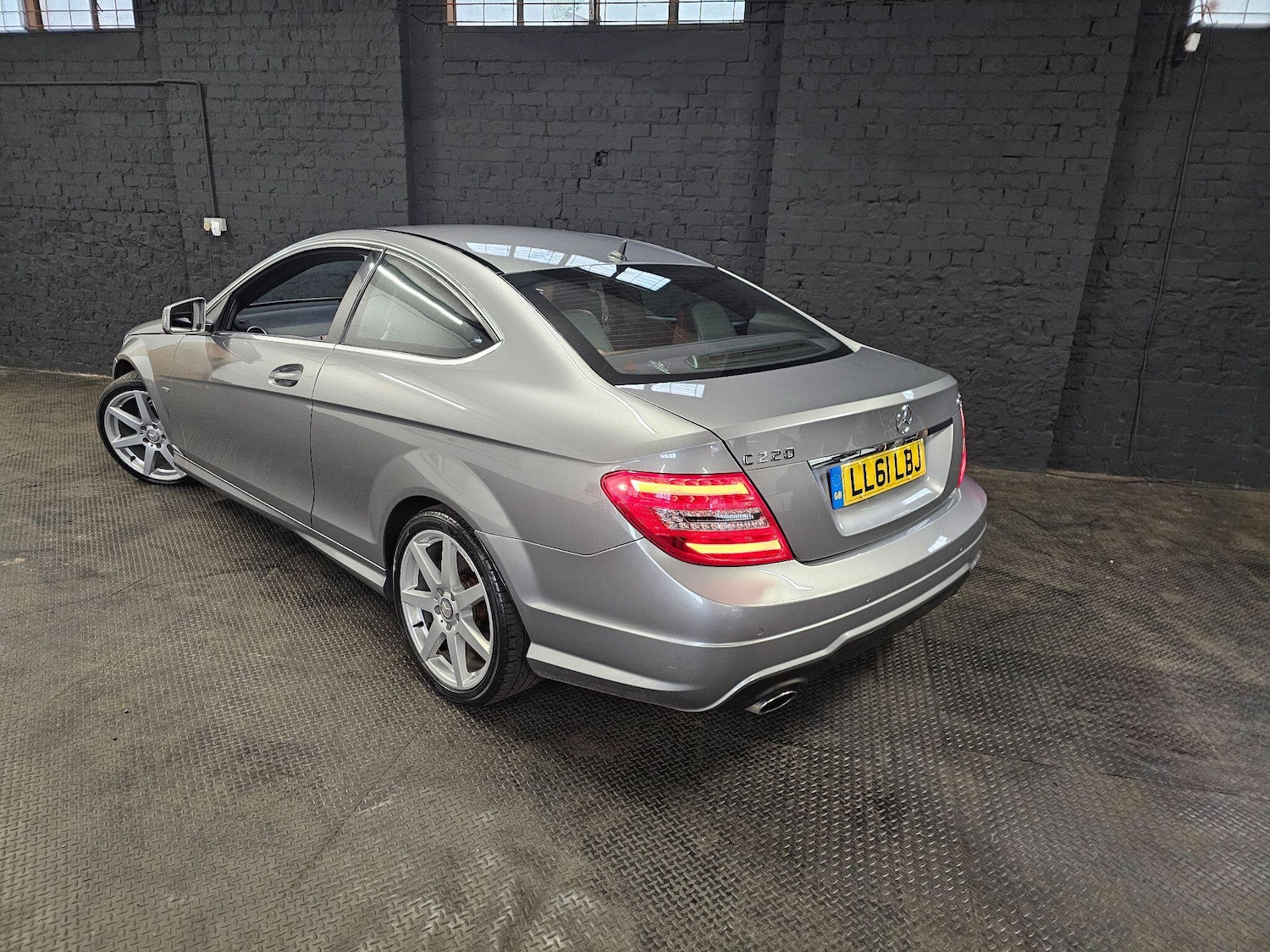 Used Mercedes-Benz C Class 2011 for sale - 76315013: Photo 4