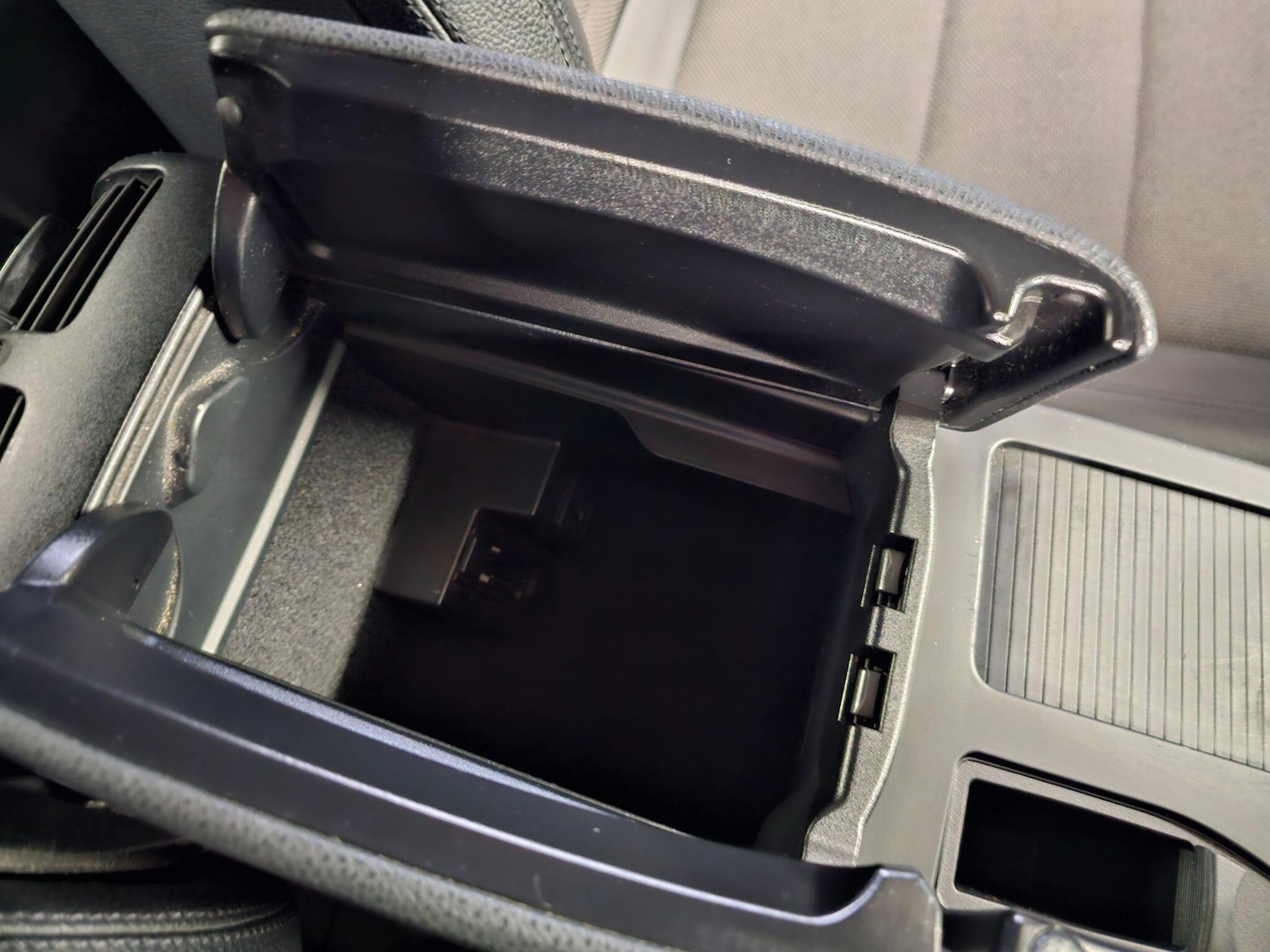 Used Mercedes-Benz C Class 2011 for sale - 76315013: Photo 46