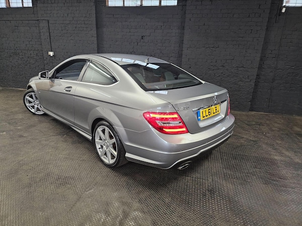 Used Mercedes-Benz C Class 2011 for sale - 76315013: Photo 4