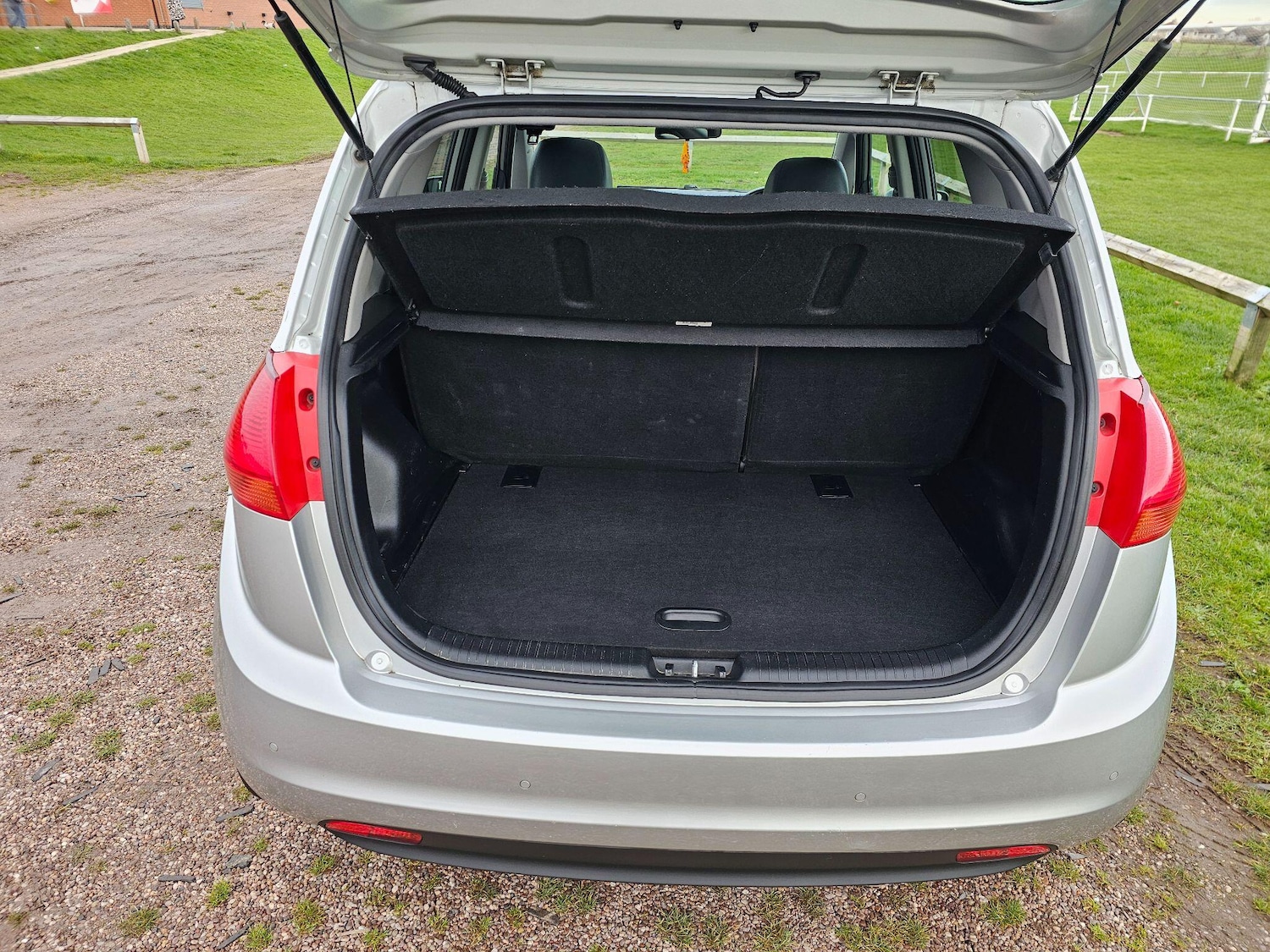 Used Kia Venga 2014 for sale - 76714658: Photo 14