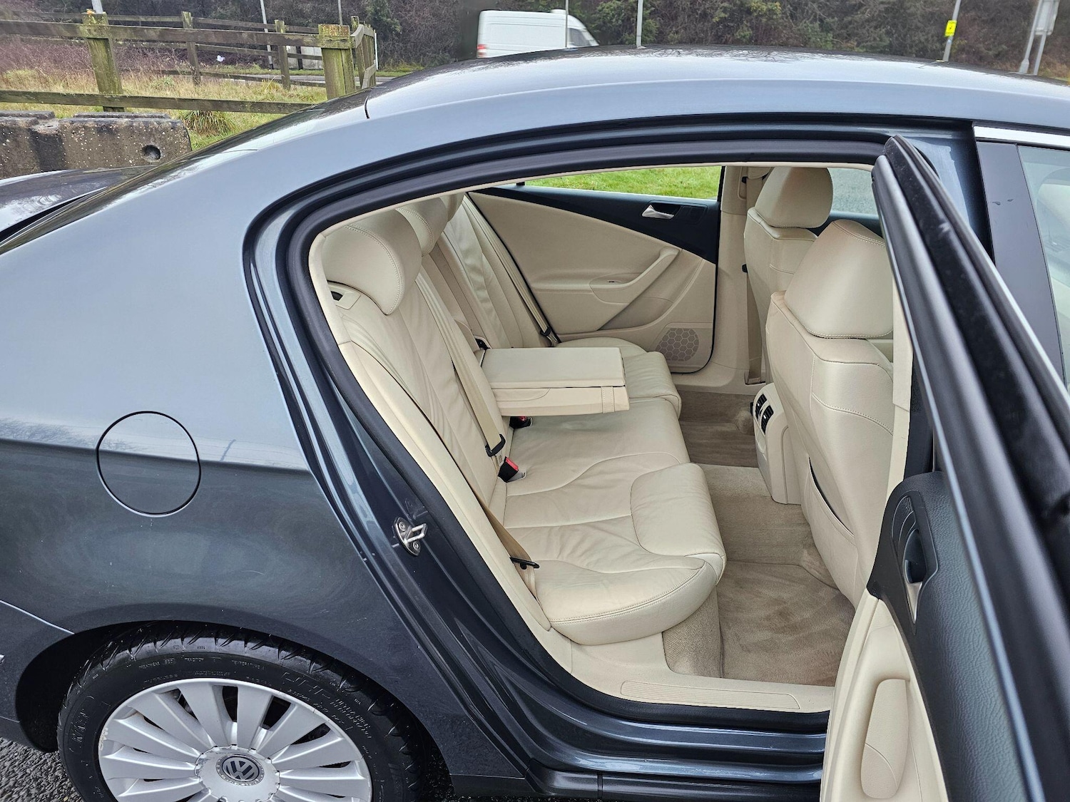 Used Volkswagen Passat 2010 for sale - 77255223: Photo 20