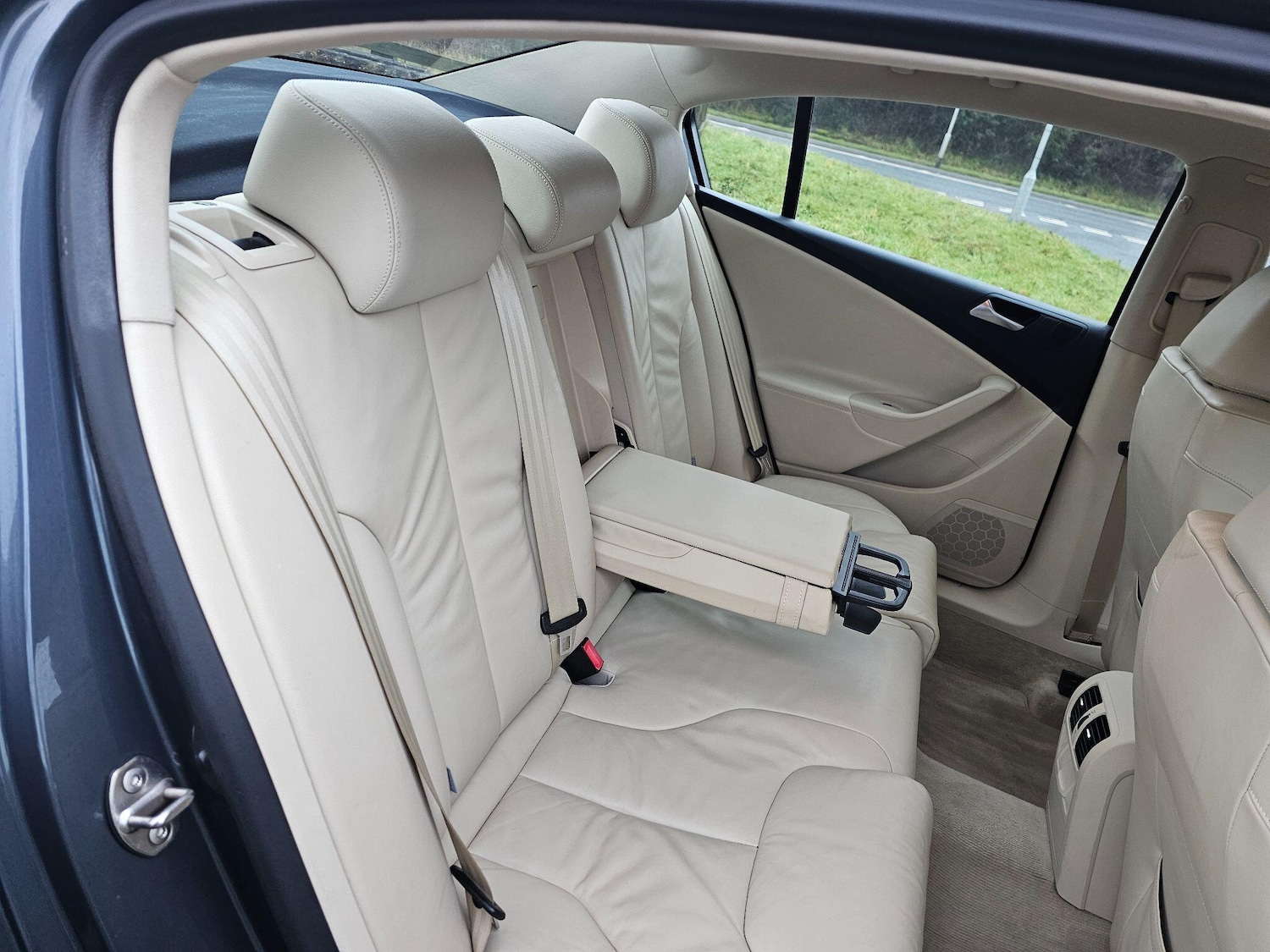 Used Volkswagen Passat 2010 for sale - 77255223: Photo 21