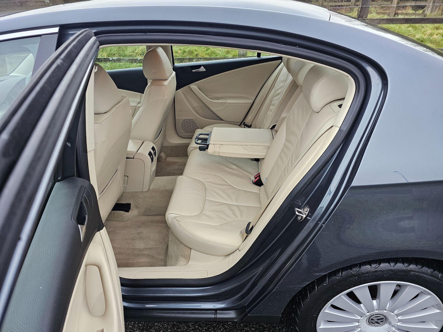 Used Volkswagen Passat 2010 for sale - 77255223: Photo 25