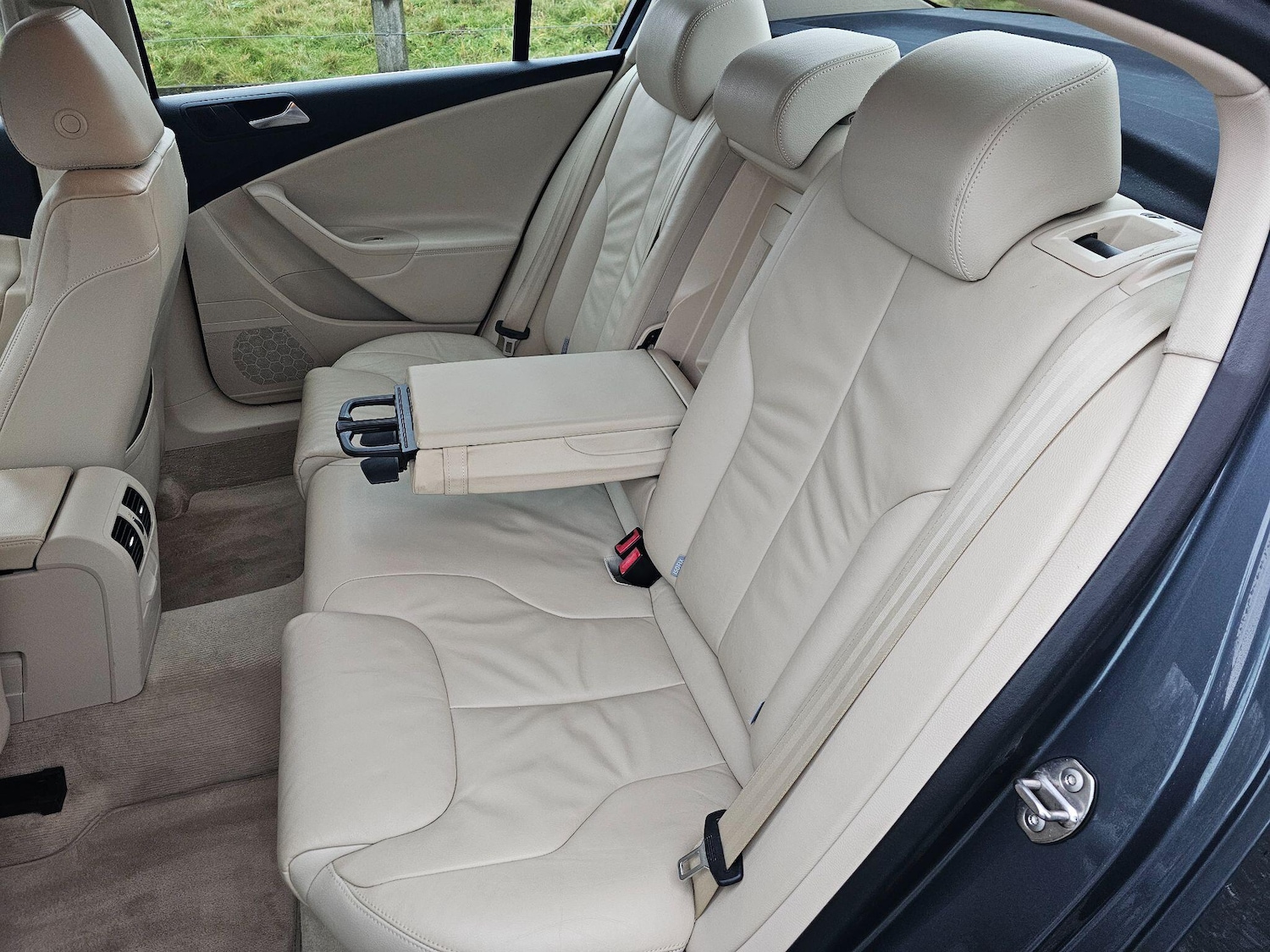 Used Volkswagen Passat 2010 for sale - 77255223: Photo 26