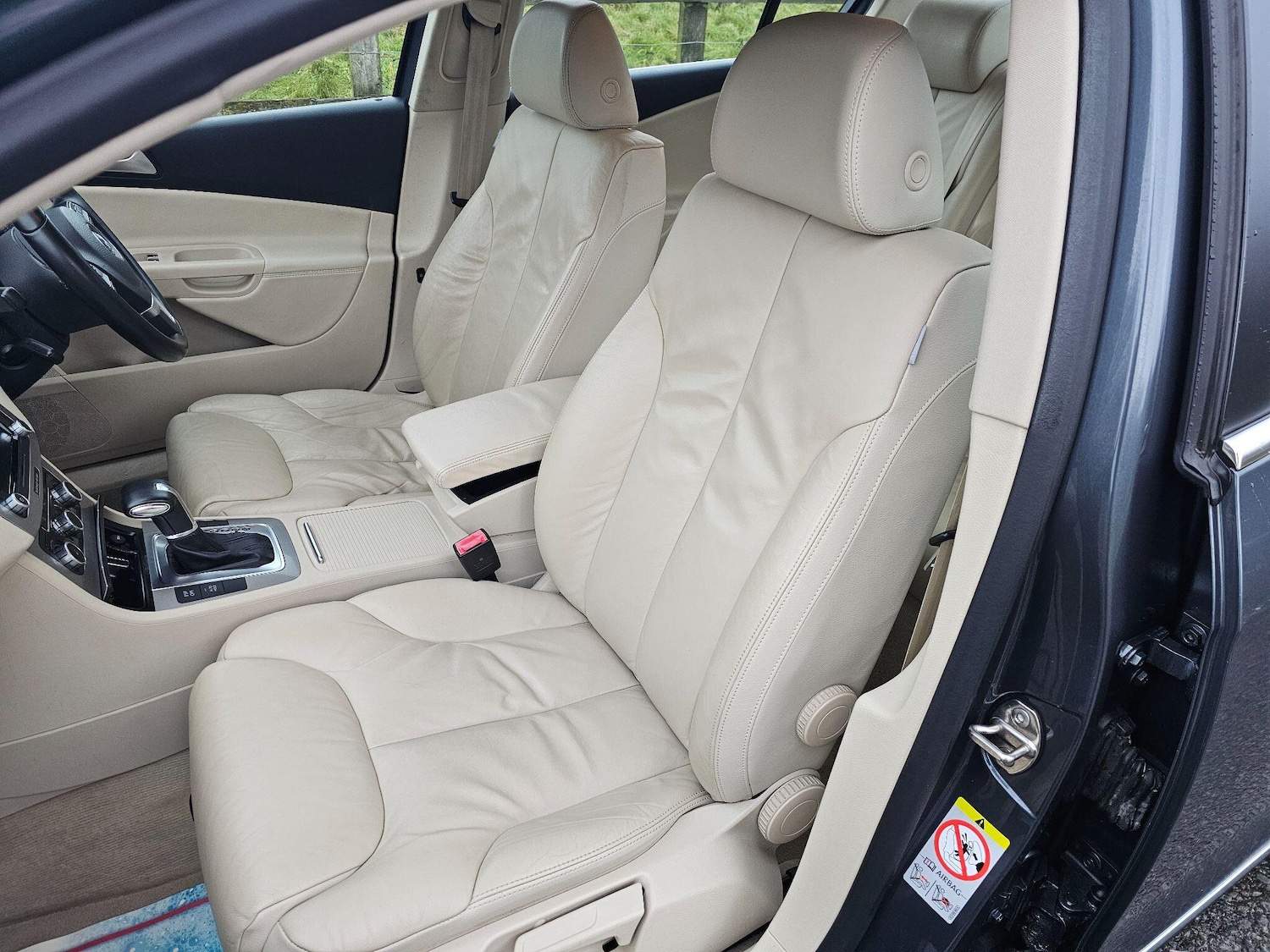 Used Volkswagen Passat 2010 for sale - 77255223: Photo 33