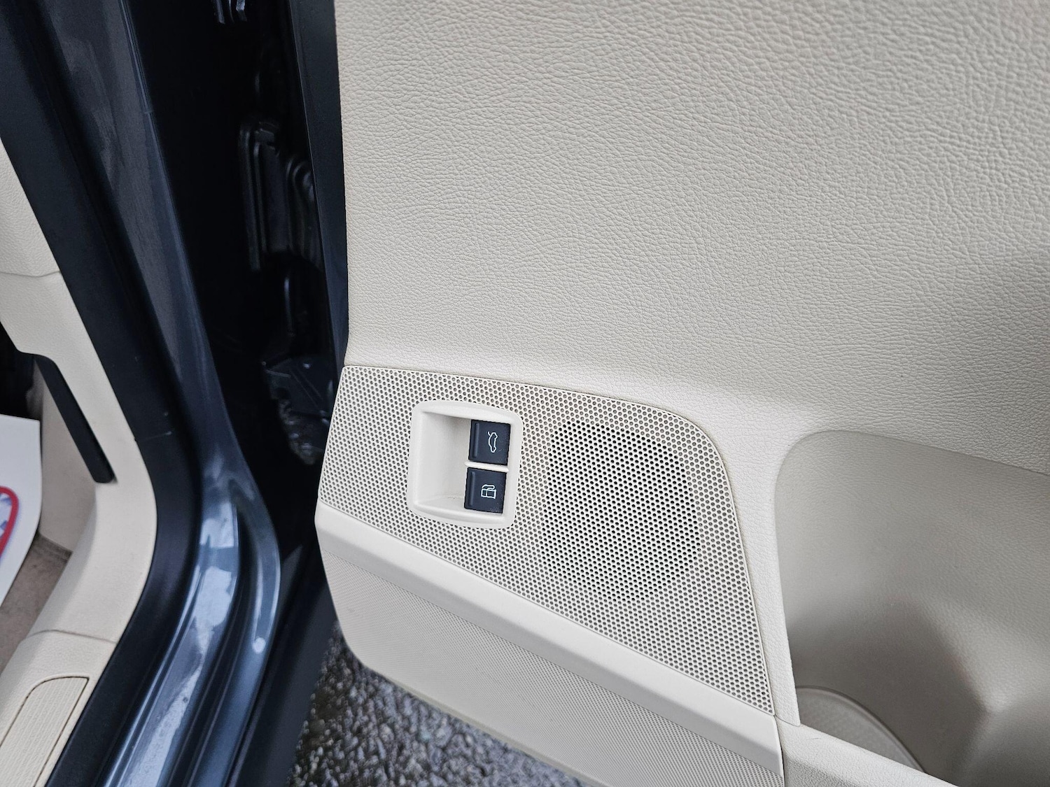 Used Volkswagen Passat 2010 for sale - 77255223: Photo 38