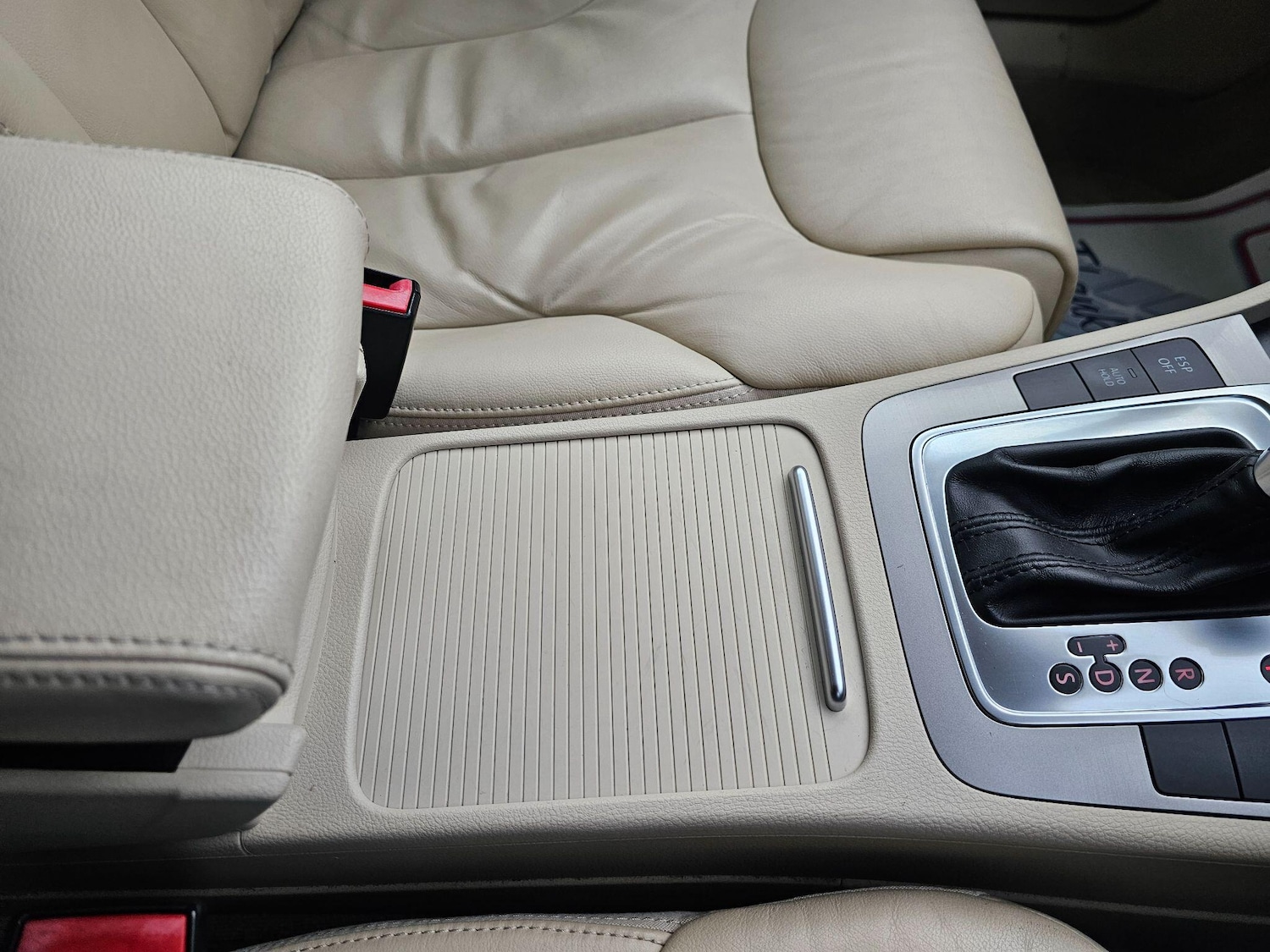 Used Volkswagen Passat 2010 for sale - 77255223: Photo 51