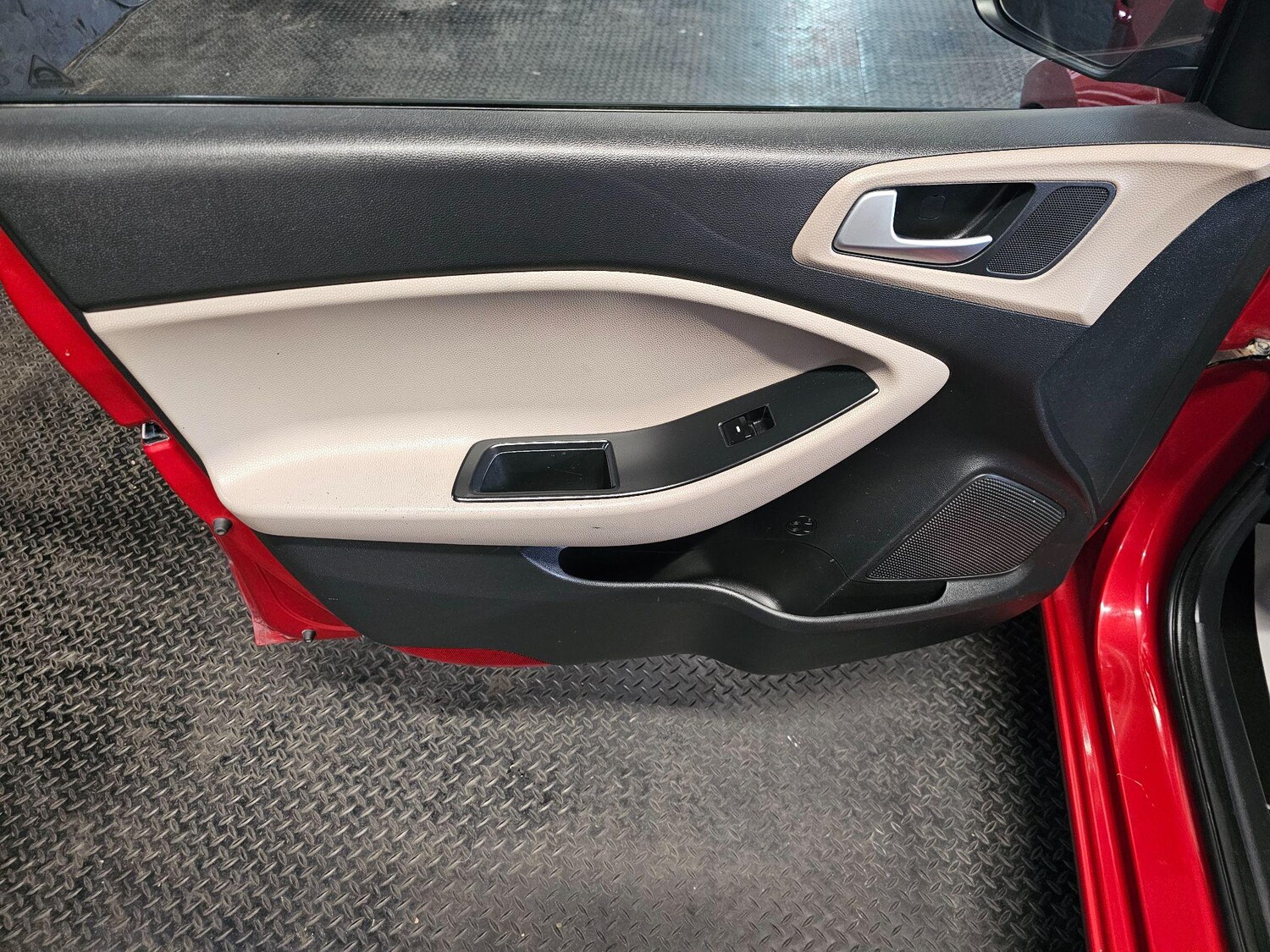 Used Hyundai i20 2015 for sale - 77091393: Photo 30