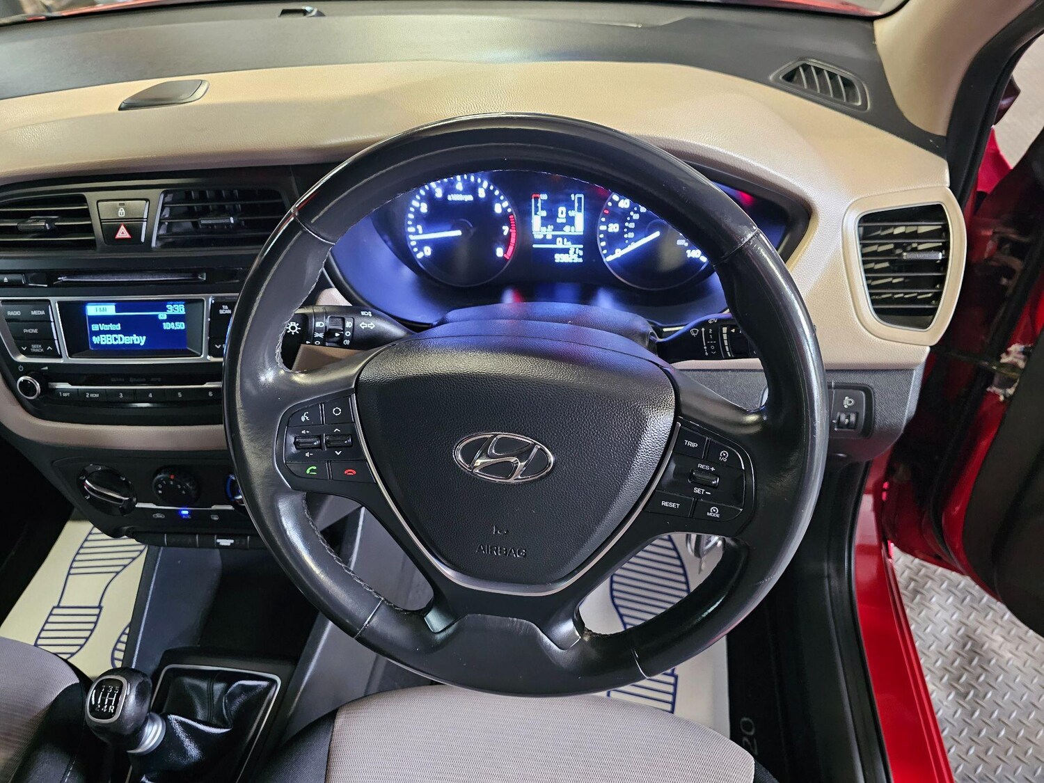 Used Hyundai i20 2015 for sale - 77091393: Photo 50