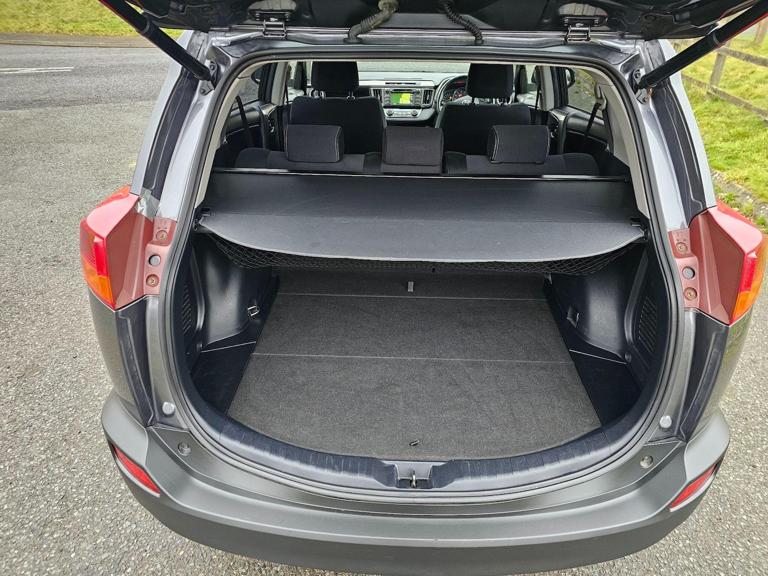 Used Toyota RAV4 2015 for sale - 77376495: Photo 15