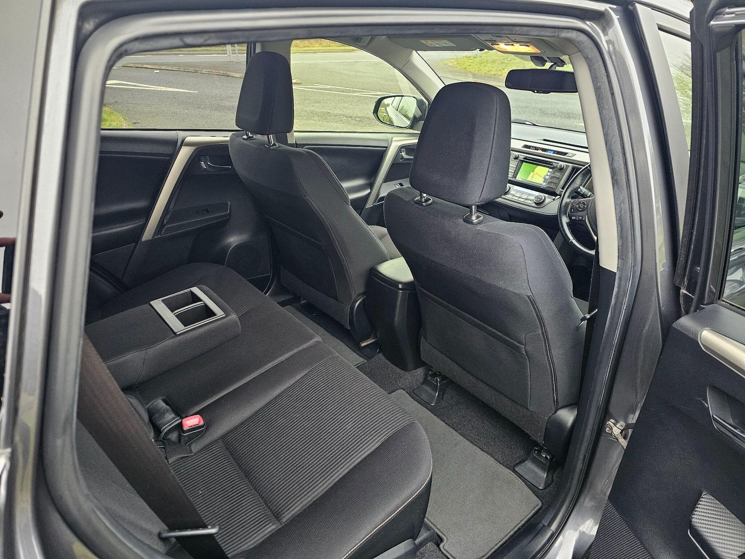 Used Toyota RAV4 2015 for sale - 77376495: Photo 24