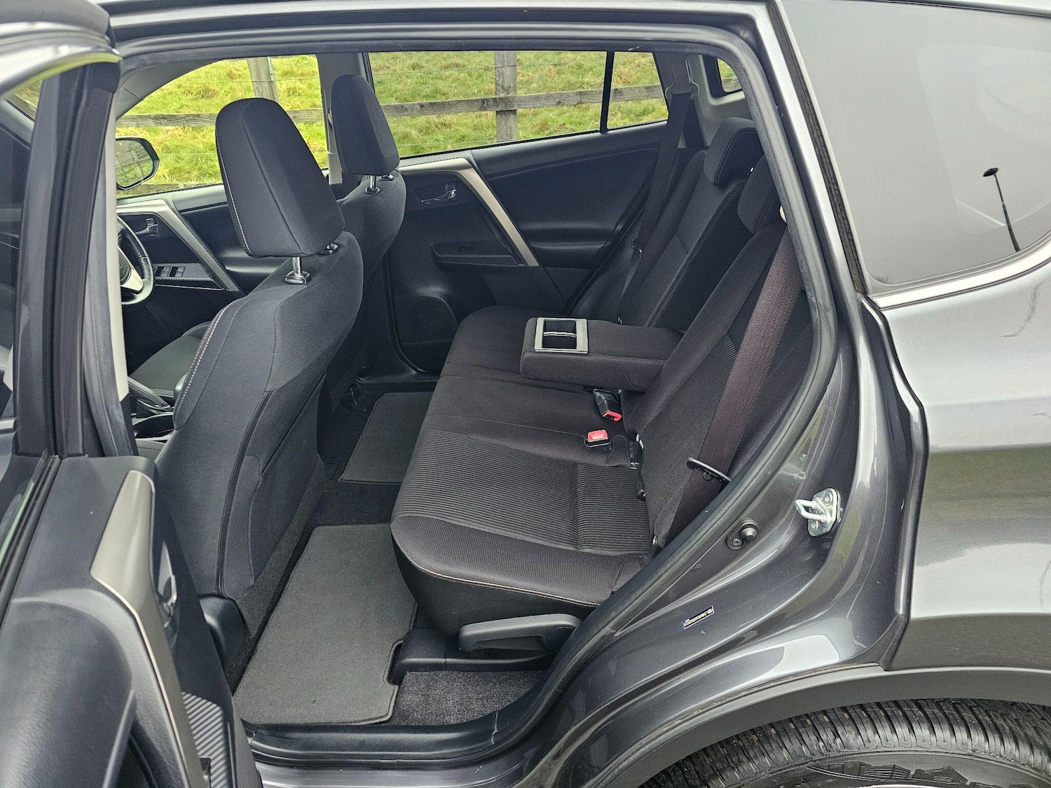 Used Toyota RAV4 2015 for sale - 77376495: Photo 27