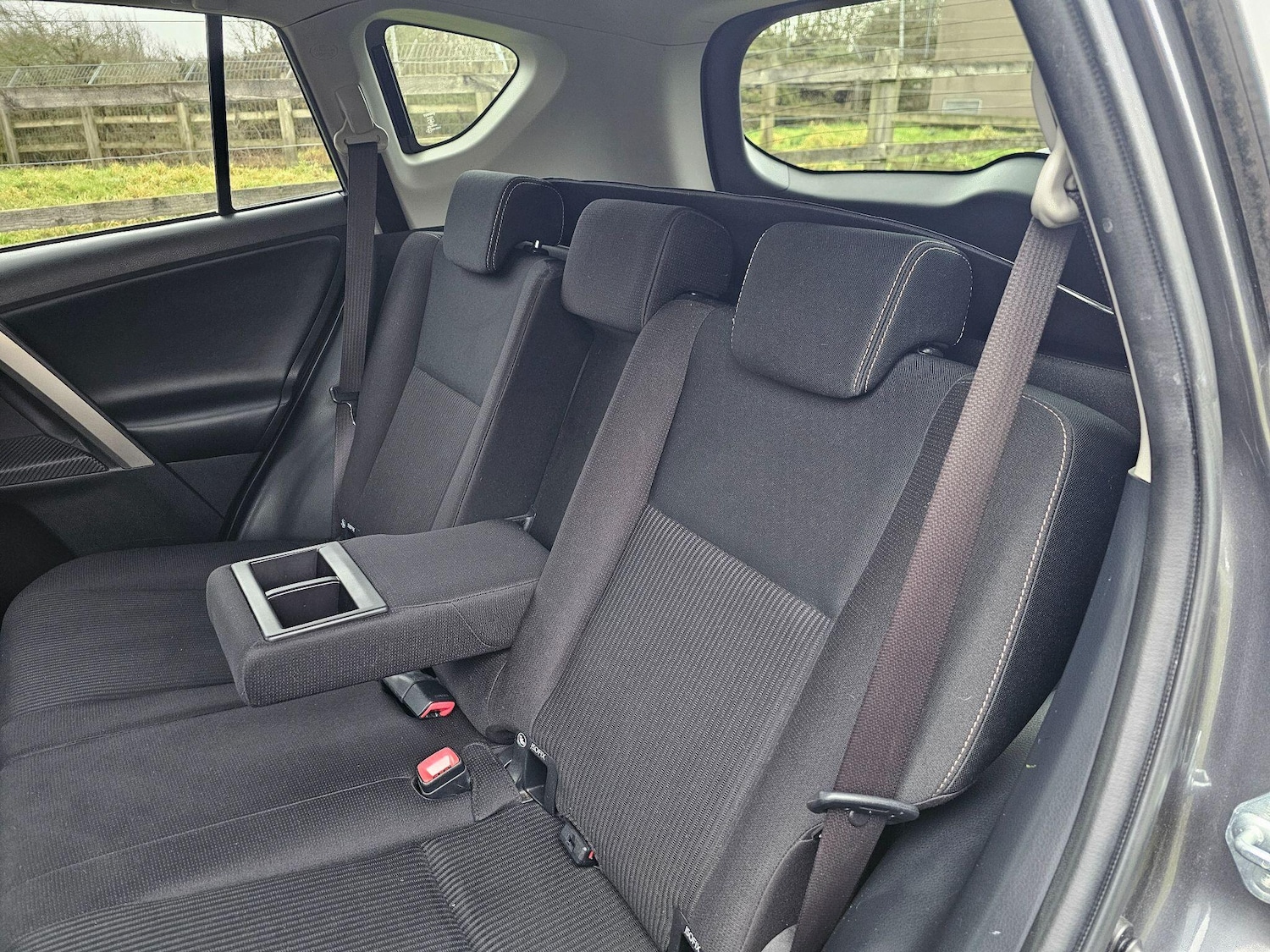 Used Toyota RAV4 2015 for sale - 77376495: Photo 28